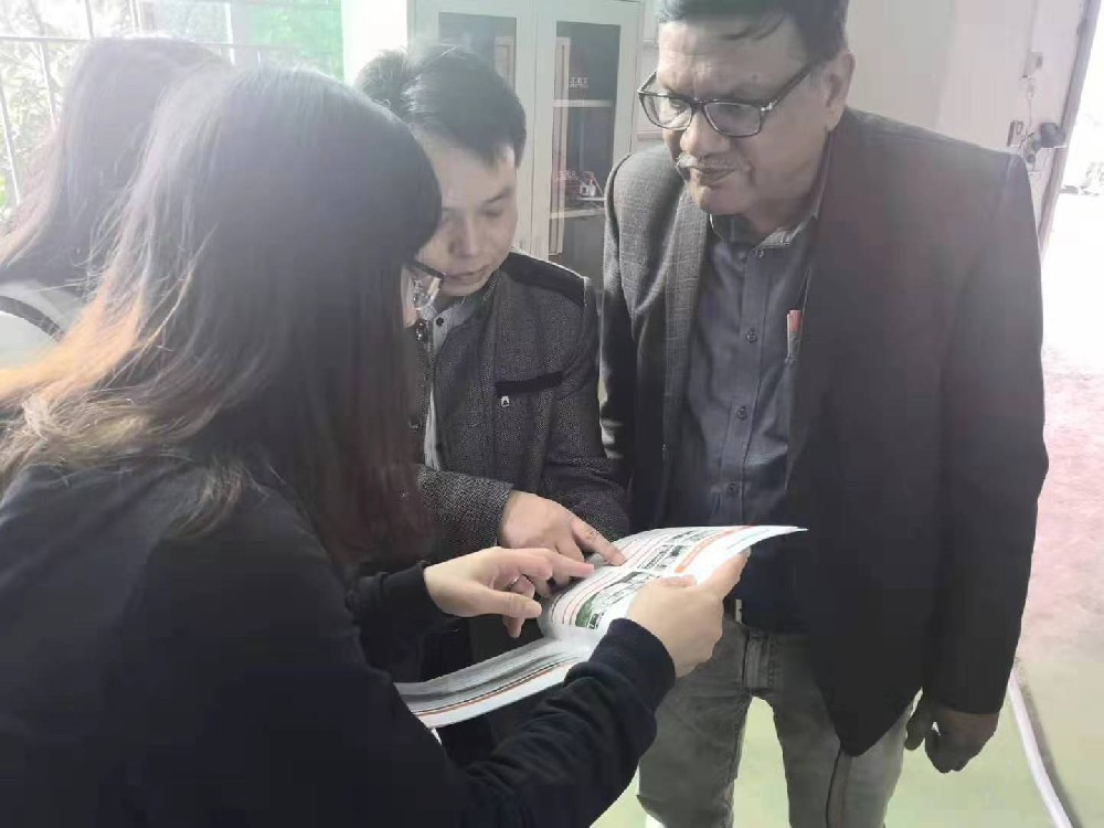 東南亞客戶定制日產(chǎn)量3噸管冰機調(diào)試完成。