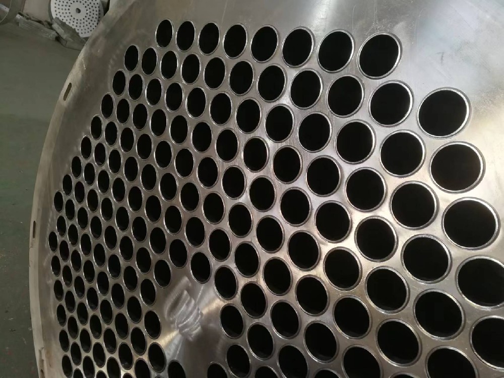 管冰機(jī)蒸發(fā)器先進(jìn)的機(jī)器人焊接技術(shù)。